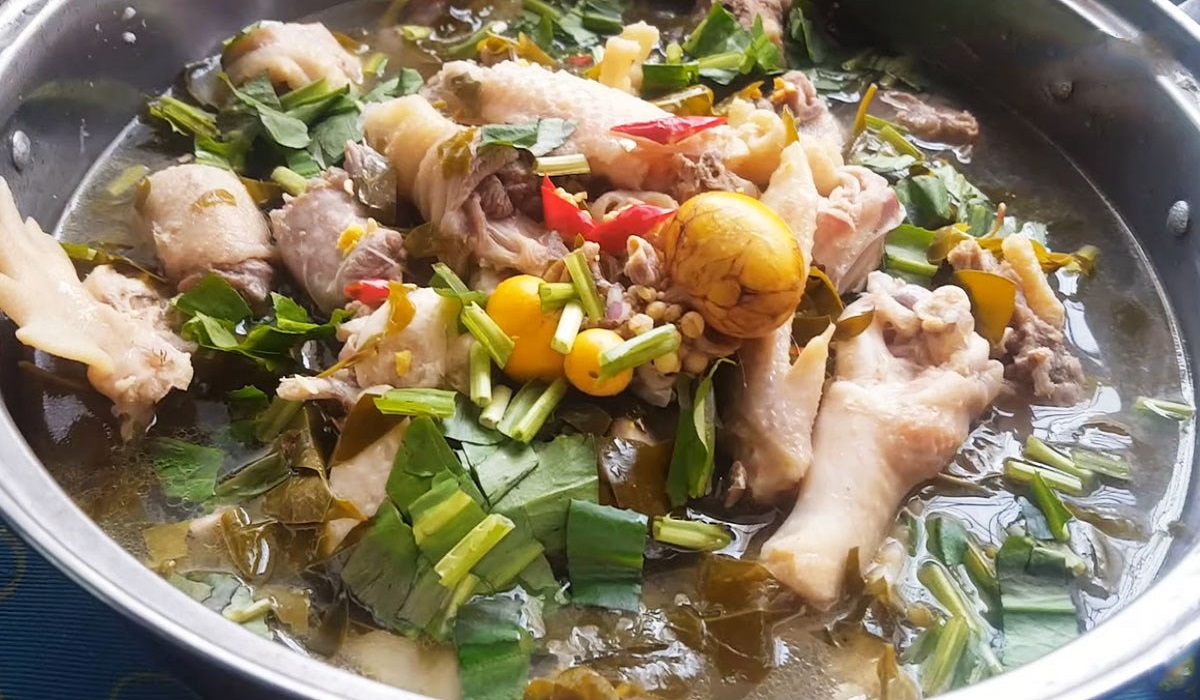 Lẩu gà lá giang